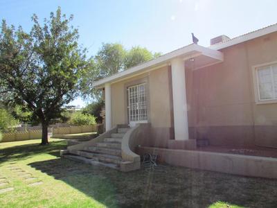 House For Sale in Middelpos, Upington